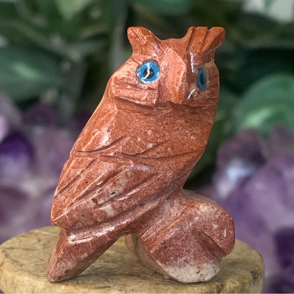 Red Jasper Hand Carved Owl Figurine Crystal Bird Carving Miniature Animal Figure